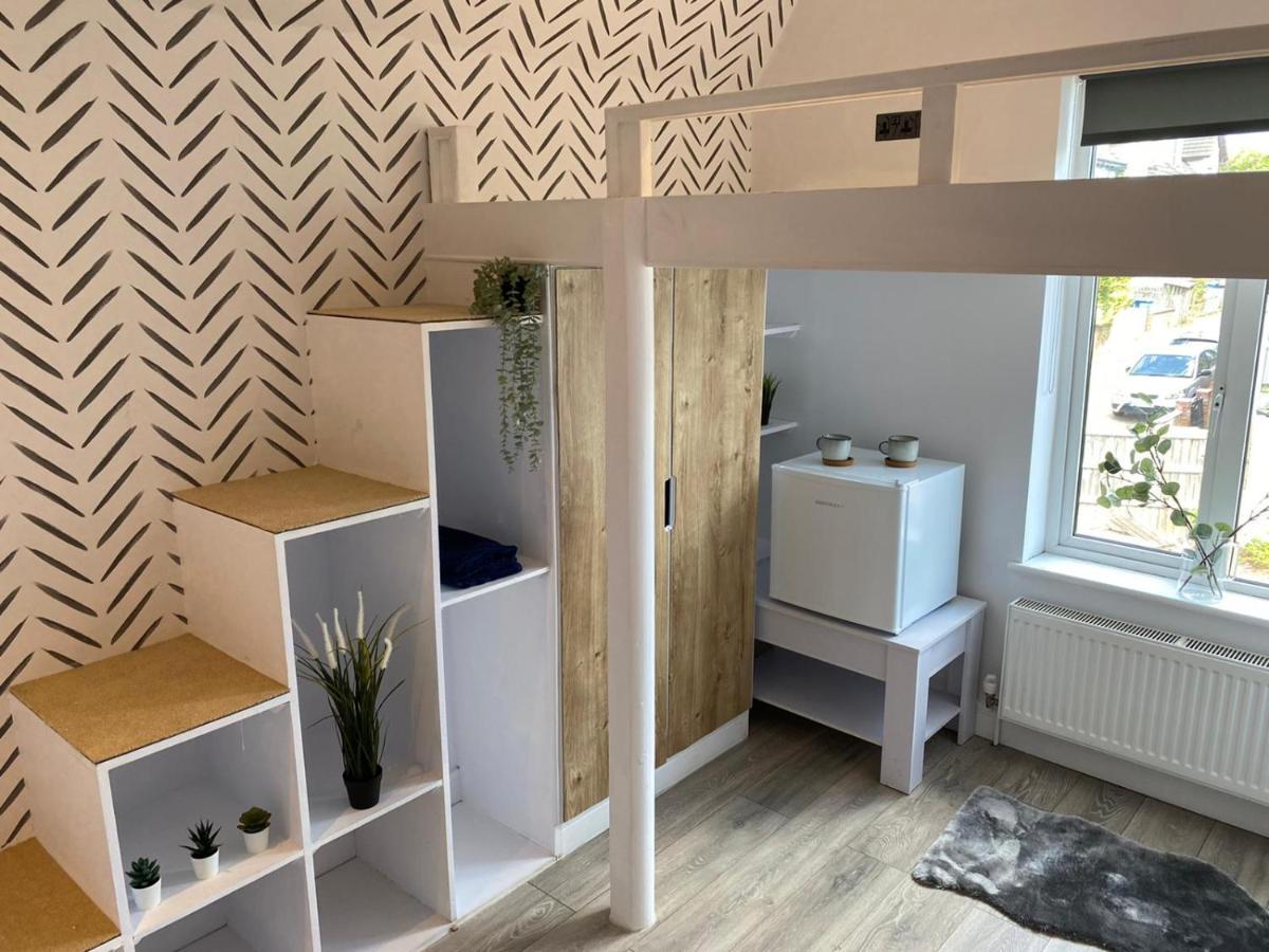 Acaster House, X4 Rooms With En-Suites X1 Room Private Bathroom, Street Parking, Close To Train Station Kettering Exterior foto